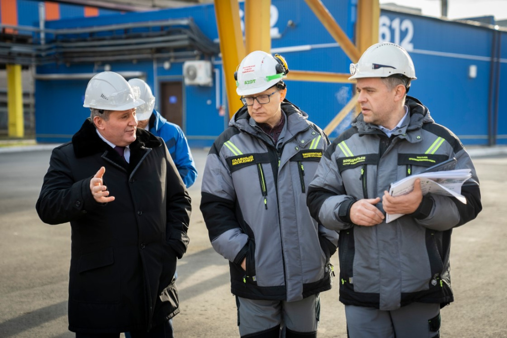 Кемеровский «Азот» посетил губернатор Волгоградской области Андрей Бочаров